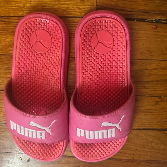 💕 PUMA Kids Pink Slide Sandals - Picture 2 of 2